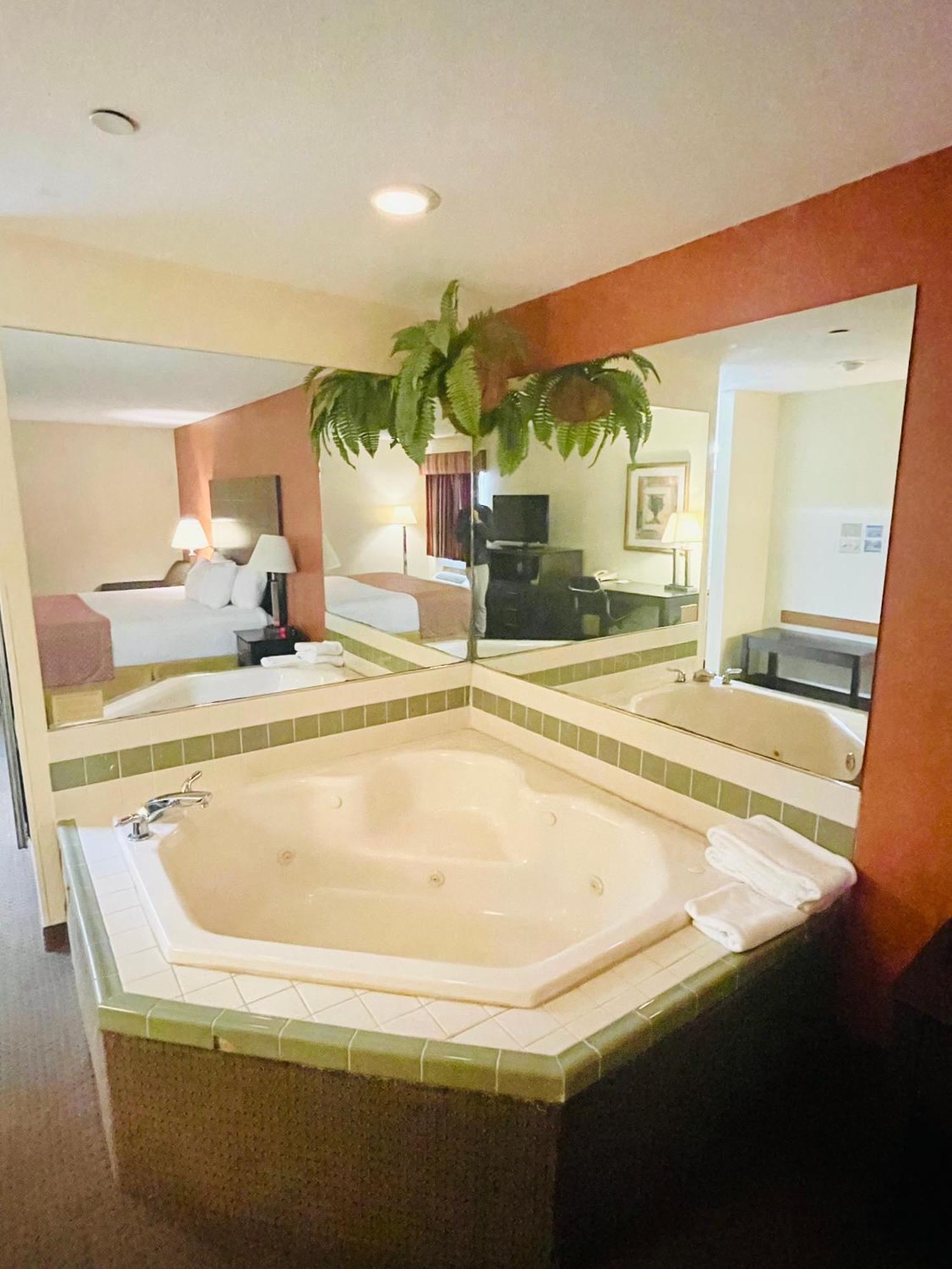 Baymont By Wyndham Indianapolis Hotel Eksteriør billede